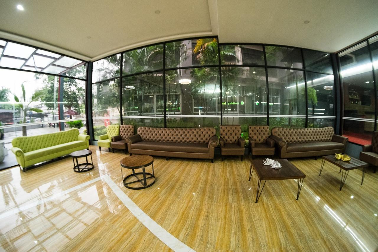 Apple Holiday Bangkok Exterior photo